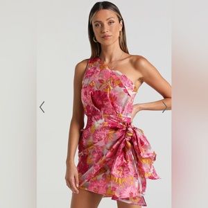 Reverse Showpo one shoulder dress. New, never worn.